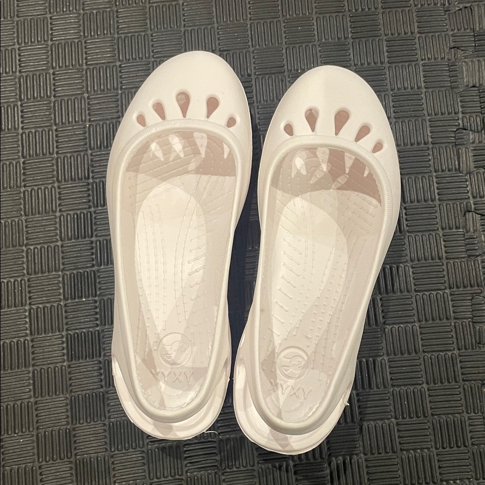White Foam water shoes